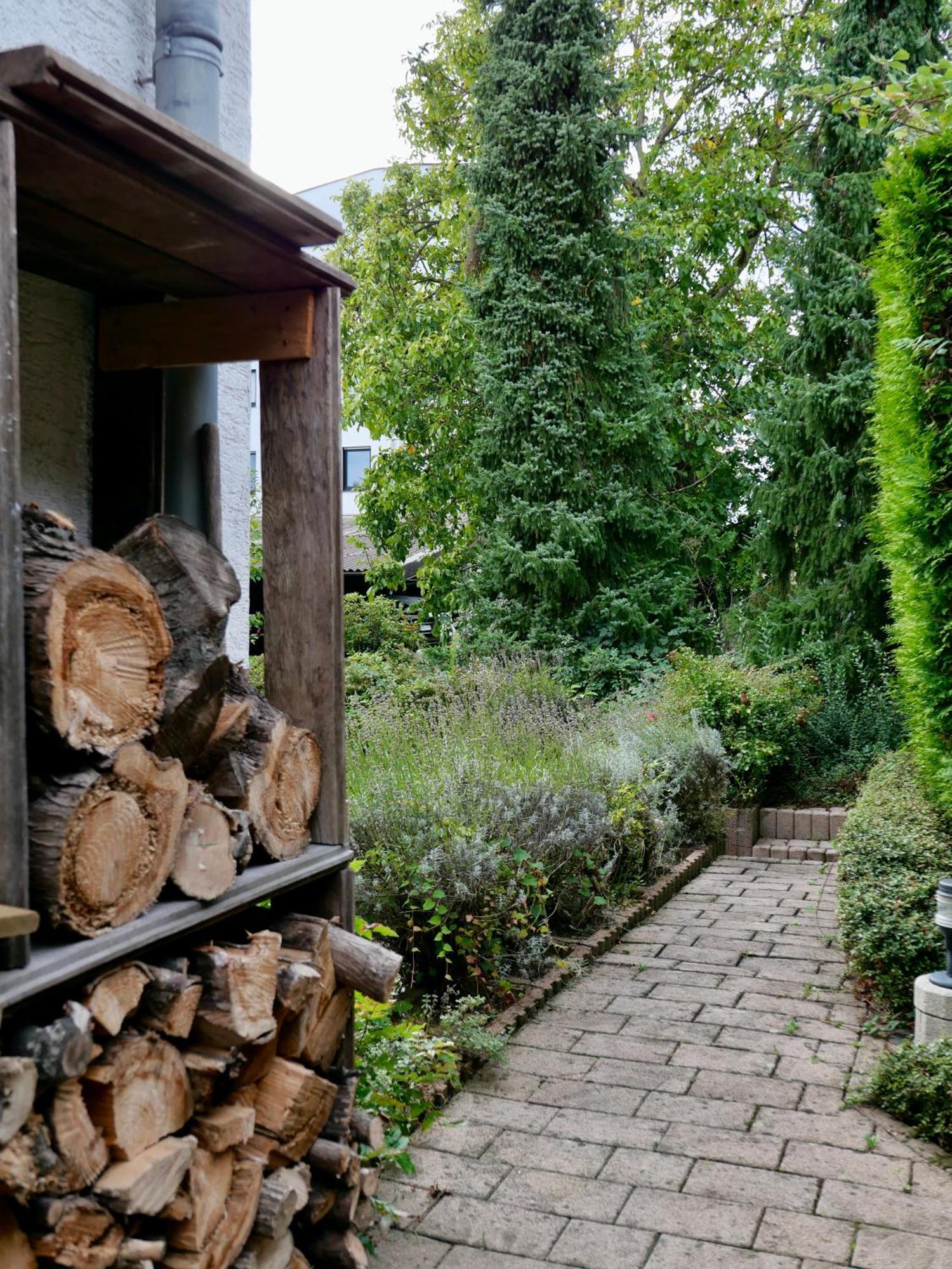 Schoenes Apartment Mit Terrasse Im Steingarten Bad Vilbel Exterior photo